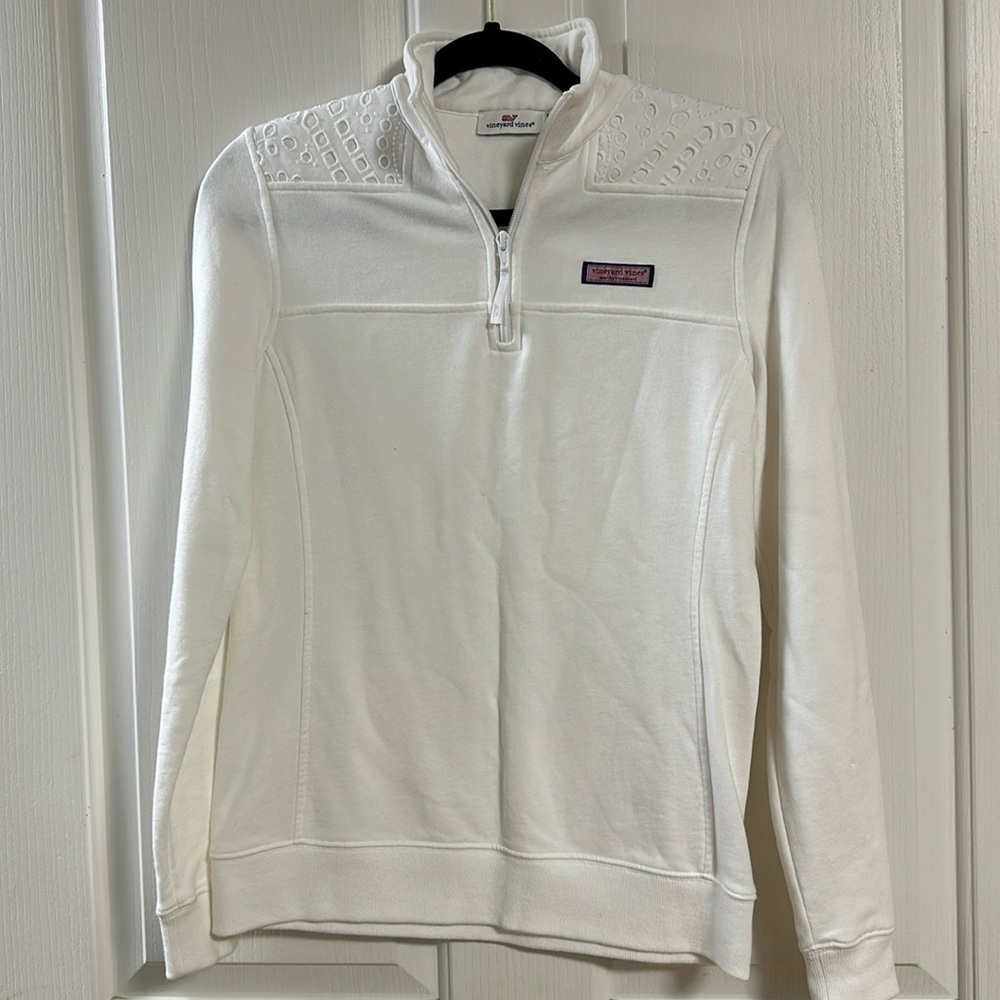 Vineyard Vines White Half-Zip Sweatshirt with Embossed Shoulder Panels
